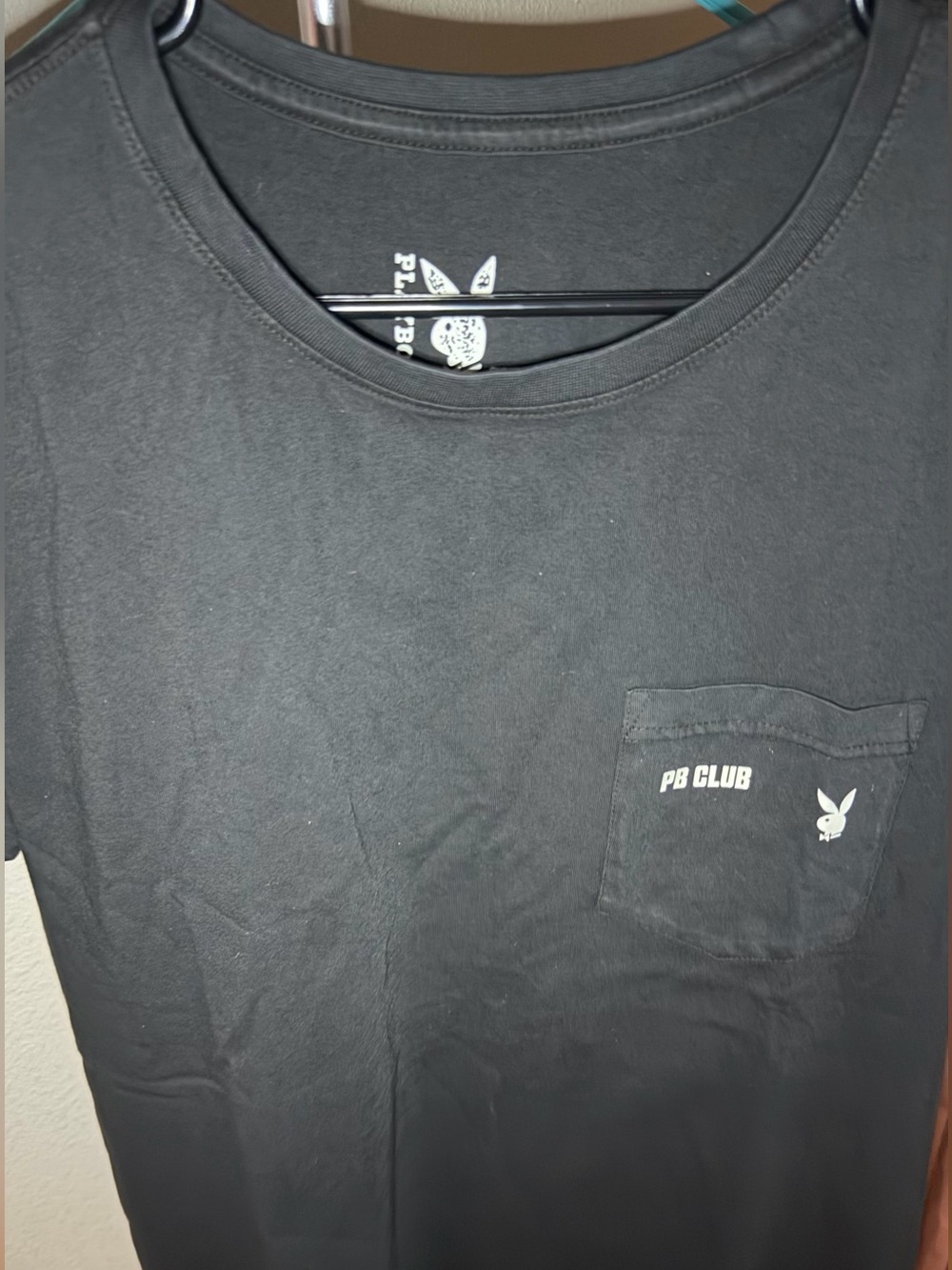 Playboy PB Club Pocket Tee Short Sleeve Pocket Tee in Black Size Medium NWT